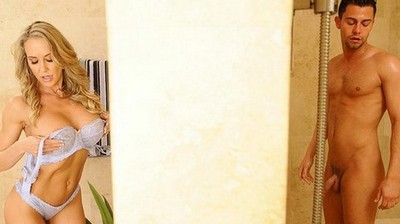 В ротик и в пизду